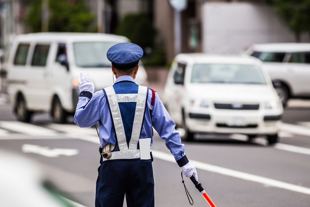 プロによる高度な交通誘導警備で街の安全と安心を守る